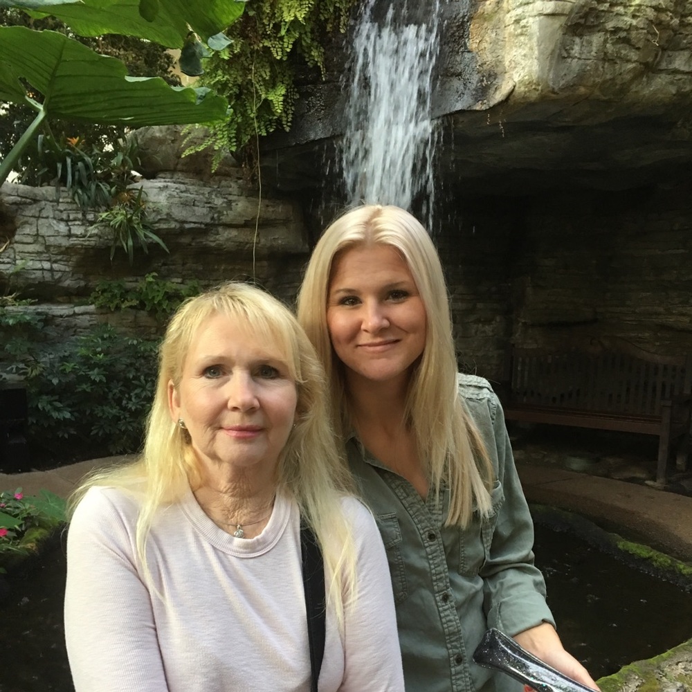 Meet your Posher, Laura